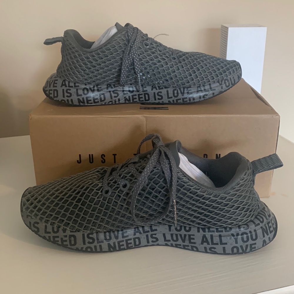 NoBull grey mesh runners. Women’s Size 6. VGUC